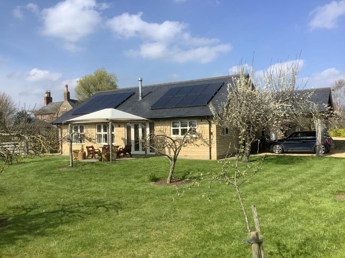 Orchard Cottage, Clematis Cottages, Stamford. Accessible Luxury Home. Luaran gambar