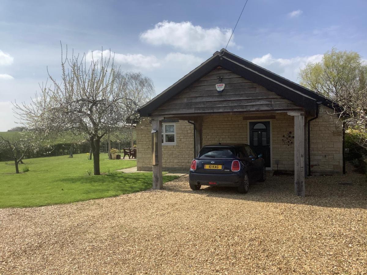 Orchard Cottage, Clematis Cottages, Stamford. Accessible Luxury Home. Luaran gambar