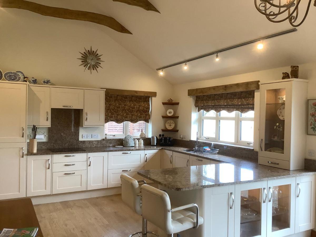 Orchard Cottage, Clematis Cottages, Stamford. Accessible Luxury Home. Luaran gambar