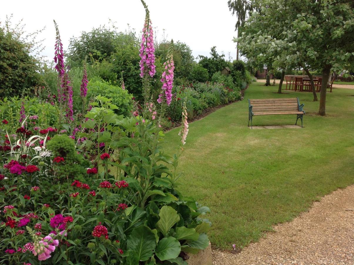 Orchard Cottage, Clematis Cottages, Stamford. Accessible Luxury Home. Luaran gambar