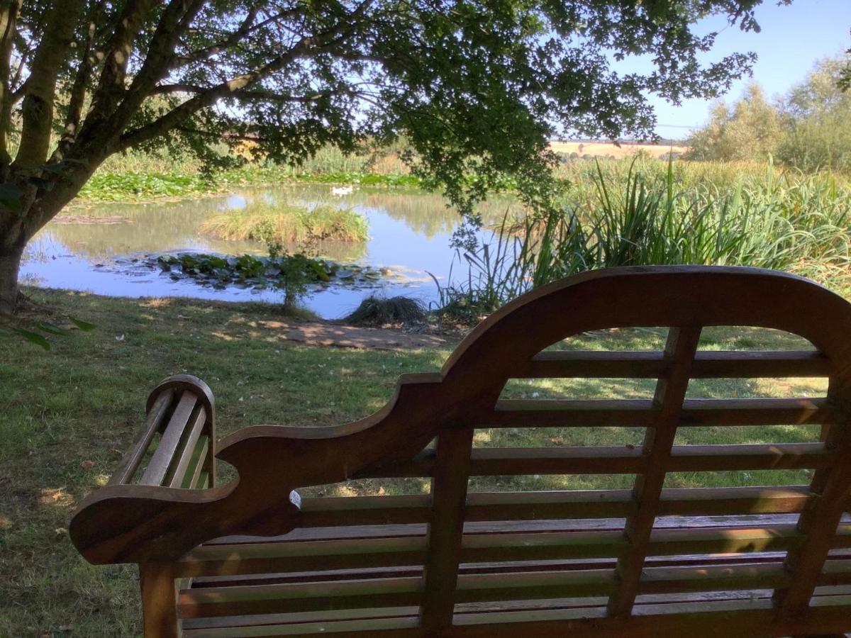 Orchard Cottage, Clematis Cottages, Stamford. Accessible Luxury Home. Luaran gambar